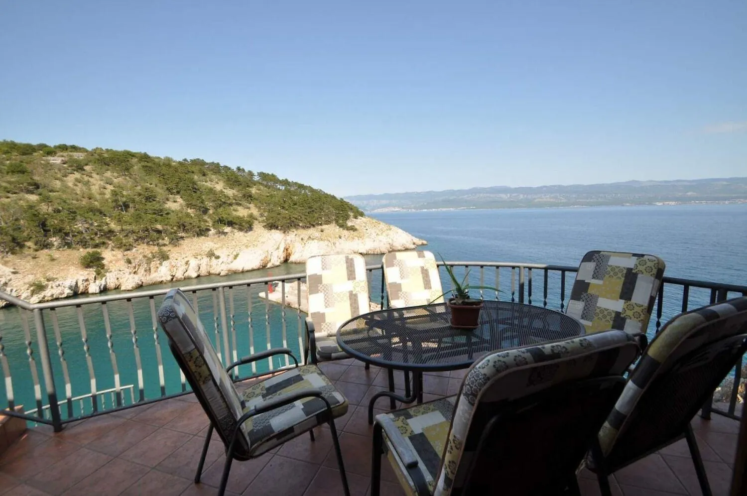 Holiday Home Bernardica - On Cliffs Above Sea Vrbnik