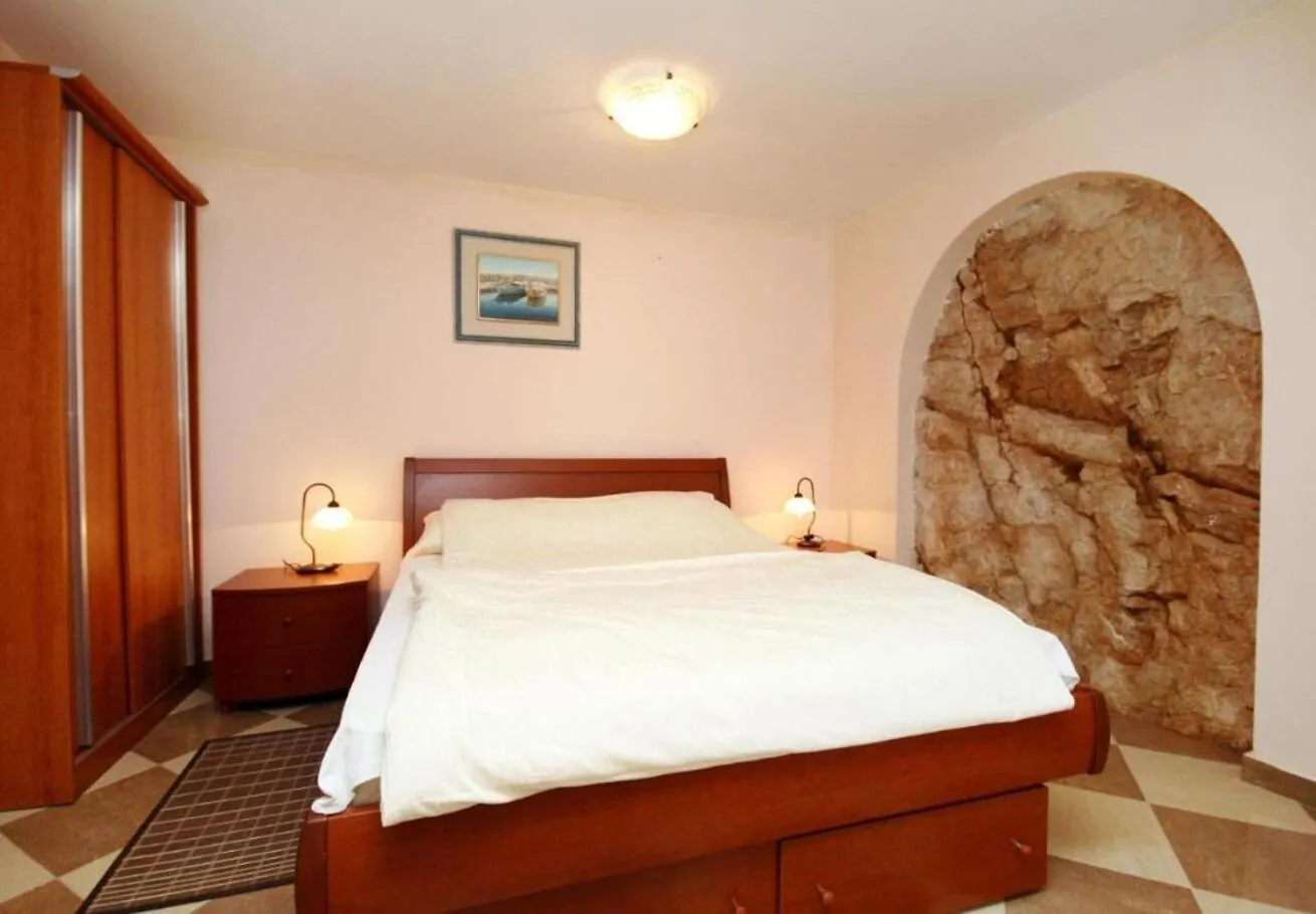 Holiday Home Bernardica - On Cliffs Above Sea Vrbnik